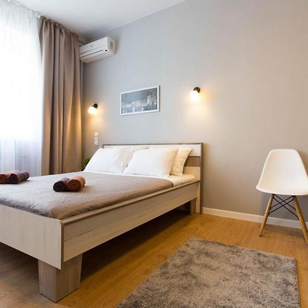 Modern Studio, Metro Yaroslava Mudroho And Universytet - Chernyshevska Str 95-2 Kharkiv Extérieur photo